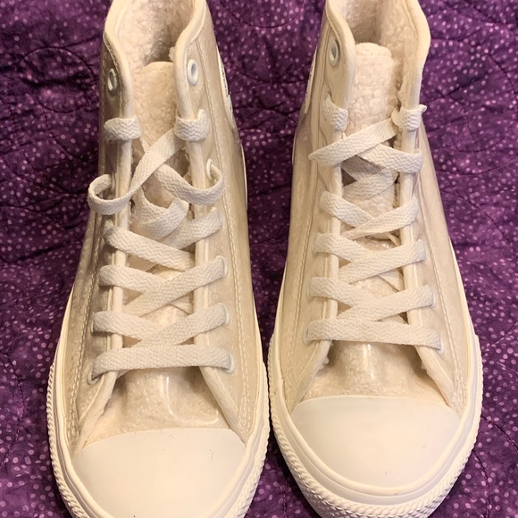 Girls Converse high tops 669307C cream Sherpa Size 3 NWOT All Stars - Picture 3 of 8